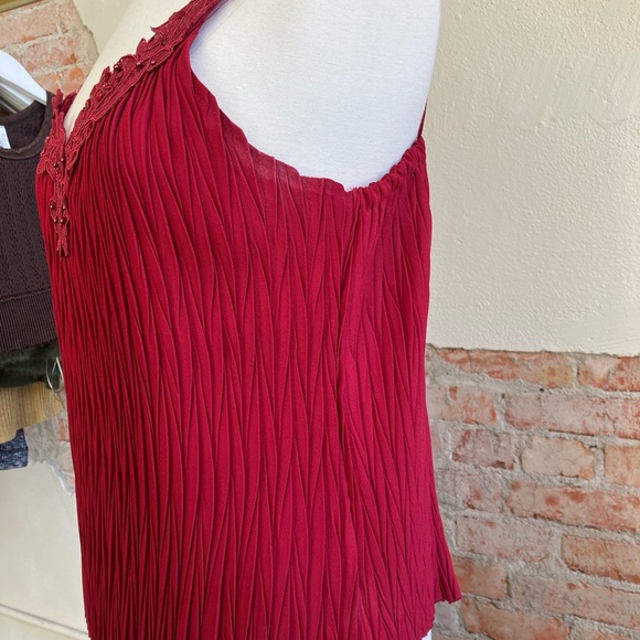 NB Red Lace Tank SIZE XL - Picture 3 of 7